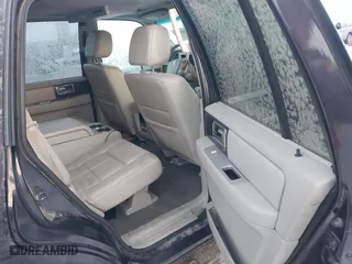 2007 Lincoln Navigator with VIN 5LMFU28507LJ08758, listed as a IAAI auction lot 41300329 with 126,739 mi miles. Bid and sale history available at carsss.com. Image 8.