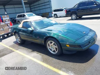 1994 Chevrolet Corvette z VIN 1G1YY32PXR5104737, wystawiony jako IAAI lot #42273777 z przebiegiem 167 399 mil mil oraz . Historia ofert i sprzedaży dostępna na DreamBid. Obrazek 1.