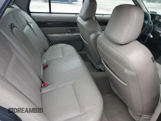 2010 Mercury Grand Marquis LS z VIN 2MEBM7FV2AX606751, wystawiony jako Copart lot #52798295 z przebiegiem 100 616 mil mil oraz Szkody całkowita. Historia ofert i sprzedaży dostępna na DreamBid. Obrazek 10.