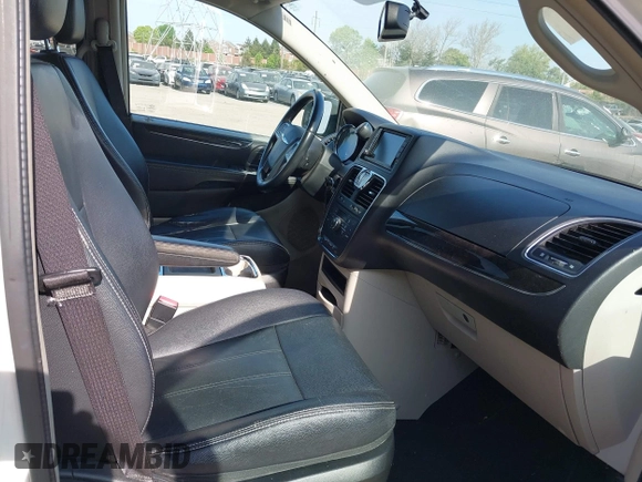 2013 Chrysler Town & Country Touring with VIN 2C4RC1BG9DR744836, listed as a IAAI auction lot 42104087 with 159,482 mi miles. Bid and sale history available at carsss.com. Image 5.