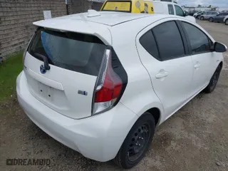 2016 Toyota Prius c One with VIN JTDKDTB34G1121639, listed as a IAAI auction lot 41890180 with 141,080 mi miles. Bid and sale history available at carsss.com. Image 4.