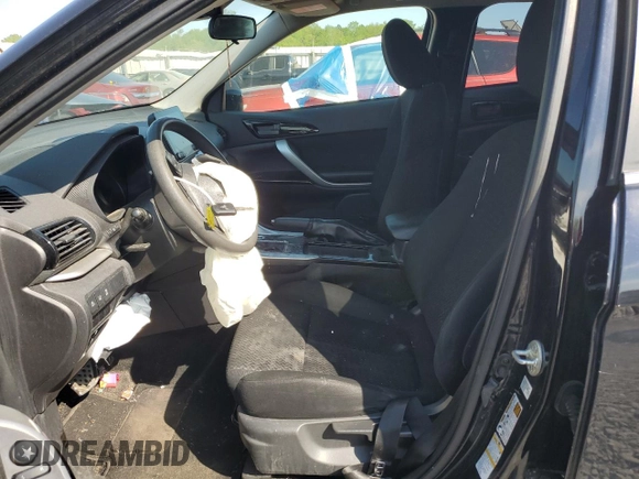 2022 Mitsubishi Eclipse Cross LE z VIN JA4ATVAA3NZ061971, wystawiony jako Copart lot #52570015 z przebiegiem 64 829 mil mil oraz Szkoda całkowita • Salvage title. Historia ofert i sprzedaży dostępna na DreamBid. Obrazek 7.