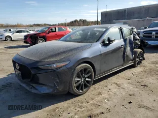 2020 Mazda Mazda3 Hatchback Premium Package with VIN JM1BPBNMXL1163930, listed as a Copart auction lot 78392384 with 31,493 mi miles and Salvage Title. Bid and sale history available at carsss.com. Image 1.