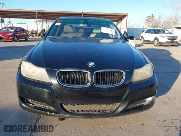 2011 BMW 3 Series 328i z VIN WBAPH5G52BNM80258, wystawiony jako IAAI lot #41763247 z przebiegiem 104 346 mil mil oraz . Historia ofert i sprzedaży dostępna na DreamBid. Obrazek 12.