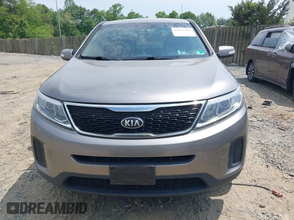 2014 Kia Sorento LX with VIN 5XYKTCA65EG467436, listed as a IAAI auction lot 42177293 with 144,387 mi miles. Bid and sale history available at carsss.com. Image 6.