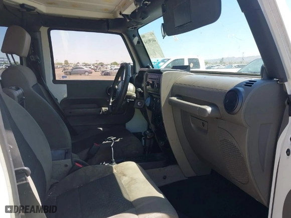 2010 Jeep Wrangler Unlimited Sport with VIN 1J4BA3H1XAL102159, listed as a IAAI auction lot 40190164 with 262,194 mi miles. Bid and sale history available at carsss.com. Image 5.