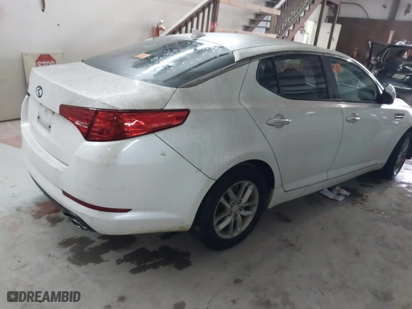 2013 Kia Optima LX with VIN KNAGM4A77D5400536, listed as a IAAI auction lot 41460372 with 84,560 mi miles. Bid and sale history available at carsss.com. Image 4.