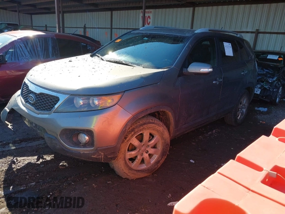 2013 Kia Sorento LX with VIN 5XYKT3A63DG399653, listed as a IAAI auction lot 41323730 with 194,001 mi miles. Bid and sale history available at carsss.com. Image 18.