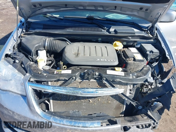 2014 Chrysler Town & Country Touring with VIN 2C4RC1BG8ER208400, listed as a IAAI auction lot 41611970 with 105,589 mi miles. Bid and sale history available at carsss.com. Image 10.