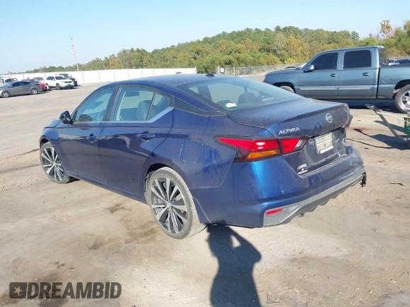 2019 Nissan Altima 2.5 SR with VIN 1N4BL4CV2KN319426, listed as a IAAI auction lot 40690601 with 98,875 mi miles. Bid and sale history available at carsss.com. Image 3.