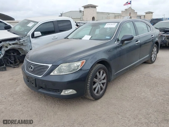 2007 Lexus LS 460 LWB with VIN JTHGL46F475000913, listed as a IAAI auction lot 41878241 with 241,359 mi miles. Bid and sale history available at carsss.com. Image 2.