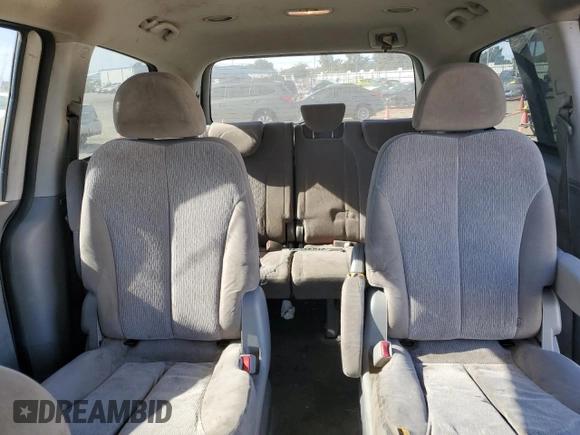 2011 Kia Sedona LX with VIN KNDMG4C71B6393066, listed as a Copart auction lot 77087974 with 158,400 mi miles and Clean Title. Bid and sale history available at carsss.com. Image 10.