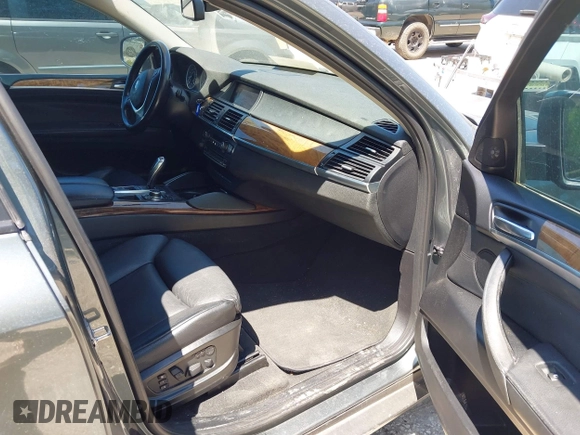 2012 BMW X6 35i z VIN 5UXFG2C53CL782126, wystawiony jako IAAI lot #42005838 z przebiegiem 124 646 mil mil oraz . Historia ofert i sprzedaży dostępna na DreamBid. Obrazek 5.