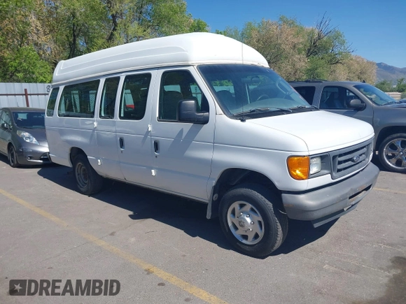 2007 Ford Econoline Cargo with VIN 1FTNS24W17DB24808, listed as a IAAI auction lot 42134488 with 157,392 mi miles. Bid and sale history available at carsss.com. Image 1.