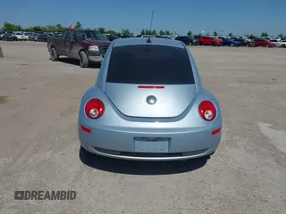 2009 Volkswagen New Beetle Coupe S with VIN 3VWPW31C59M503182, listed as a IAAI auction lot 41969191 with 61,880 mi miles. Bid and sale history available at carsss.com. Image 17.