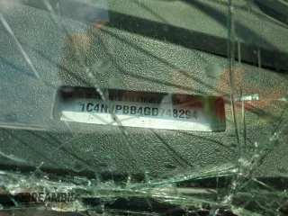 2016 Jeep Patriot Sport z VIN 1C4NJPBB4GD748294, wystawiony jako Copart lot #62569595 z przebiegiem 143 919 mil mil oraz Szkoda całkowita • Salvage title. Historia ofert i sprzedaży dostępna na DreamBid. Obrazek 14.