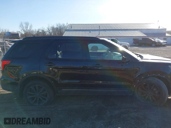 2018 Ford Explorer XLT z VIN 1FM5K8D88JGC03818, wystawiony jako IAAI lot #41449995 z przebiegiem 126 000 mil mil oraz . Historia ofert i sprzedaży dostępna na DreamBid. Obrazek 14.