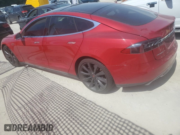 2014 Tesla Model S 60 z VIN 5YJSA1H19EFP27946, wystawiony jako Copart lot #61284625 z przebiegiem 109 147 mil mil oraz Szkoda całkowita • Salvage title. Historia ofert i sprzedaży dostępna na DreamBid. Obrazek 2.