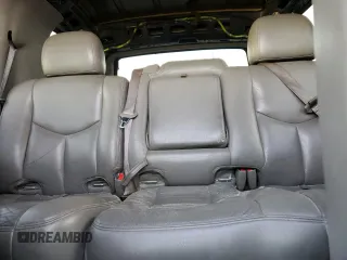 2005 GMC Yukon SLT z VIN 1GKEC13T35R120049, wystawiony jako Copart lot #42744495 z przebiegiem Nie podano mil oraz Szkoda całkowita • Salvage title. Historia ofert i sprzedaży dostępna na DreamBid. Obrazek 10.