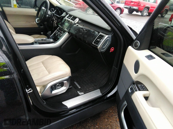 2016 Land Rover Range Rover Sport V8 Dynamic with VIN SALWR2EF1GA555514, listed as a IAAI auction lot 36170783 with 94,144 mi miles. Bid and sale history available at carsss.com. Image 5.
