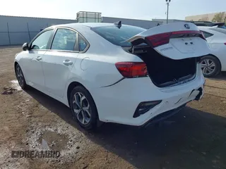 2021 Kia Forte LXS z VIN 3KPF24AD2ME327400, wystawiony jako IAAI lot #41897888 z przebiegiem 103 248 mil mil oraz . Historia ofert i sprzedaży dostępna na DreamBid. Obrazek 3.