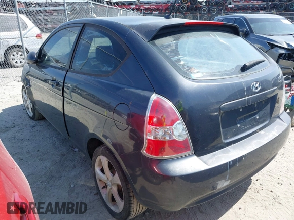 2007 Hyundai Accent SE z VIN KMHCN36C27U050012, wystawiony jako IAAI lot #42112316 z przebiegiem 172 070 mil mil oraz . Historia ofert i sprzedaży dostępna na DreamBid. Obrazek 3.