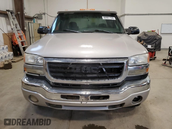 2005 GMC Sierra 3500 DRW SL z VIN 1GTHK33225F889643, wystawiony jako Copart lot #80901154 z przebiegiem Nie podano mil oraz Szkody całkowita. Historia ofert i sprzedaży dostępna na DreamBid. Obrazek 5.