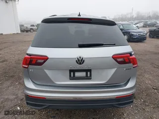 2024 Volkswagen Tiguan SE with VIN 3VVMB7AX5RM185299, listed as a IAAI auction lot 41488231 with 1,661 mi miles. Bid and sale history available at carsss.com. Image 16.