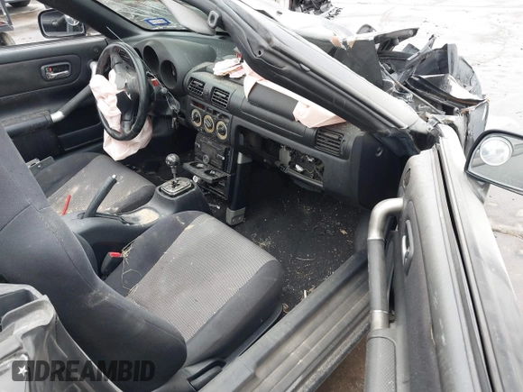 2002 Toyota MR2 z VIN JTDFR320720045244, wystawiony jako IAAI lot #40486938 z przebiegiem 61 802 mil mil oraz . Historia ofert i sprzedaży dostępna na DreamBid. Obrazek 5.
