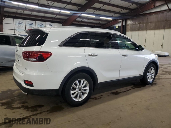 2019 Kia Sorento LX z VIN 5XYPGDA59KG456393, wystawiony jako Copart lot #61352805 z przebiegiem 102 479 mil mil oraz Czysty tytuł • Clean title. Historia ofert i sprzedaży dostępna na DreamBid. Obrazek 3.