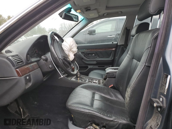 2001 BMW 7 Series 740iL with VIN WBAGH83491DP25351, listed as a Copart auction lot 46462335 with 0 mi miles and Salvage Title. Bid and sale history available at carsss.com. Image 7.