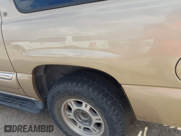 2005 GMC Yukon XL SLT with VIN 1GKEC16Z55J212696, listed as a IAAI auction lot 41503016 with 267,101 mi miles. Bid and sale history available at carsss.com. Image 14.
