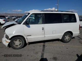 1998 Chevrolet Astro with VIN 1GNDM19W0WB171290, listed as a Copart auction lot 79663744 with 137,779 mi miles and Salvage Title. Bid and sale history available at carsss.com. Image 1.