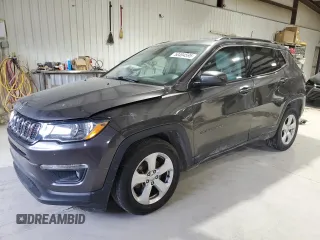 2019 Jeep Compass Altitude z VIN 3C4NJDBB9KT813447, wystawiony jako Copart lot #50494595 z przebiegiem 70 401 mil mil oraz Szkoda całkowita • Salvage title. Historia ofert i sprzedaży dostępna na DreamBid. Obrazek 1.
