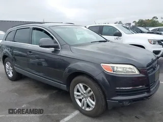 2007 Audi Q7 with VIN WA1AV74LX7D041803, listed as a IAAI auction lot 42744430 with 191,131 mi miles and . Bid and sale history available at DreamBid. Image 1.