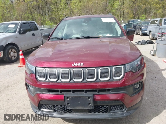 2022 Jeep Compass Latitude with VIN 3C4NJCBB2NT139933, listed as a IAAI auction lot 41886634 with 28,144 mi miles and . Bid and sale history available at DreamBid. Image 12.