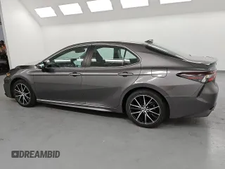 2022 Toyota Camry SE with VIN 4T1T11AK4NU633449, listed as a Copart auction lot 53923245 with 58,810 mi miles and Clean Title. Bid and sale history available at DreamBid. Image 2.