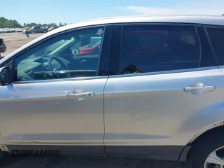 2014 Ford Escape SE с VIN 1FMCU0G99EUC38589, выставлен на аукционе IAAI как лот 42201138 с пробегом 139 416 миль миль и . История ставок и продаж доступна на DreamBid. Изображение 15.