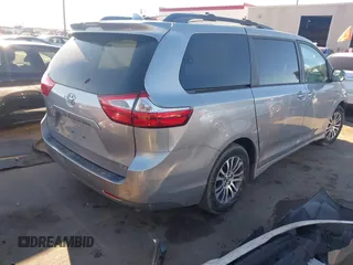 2018 Toyota Sienna XLE Auto Access Seat with VIN 5TDYZ3DCXJS922126, listed as a IAAI auction lot 41279511 with 116,145 mi miles. Bid and sale history available at carsss.com. Image 4.