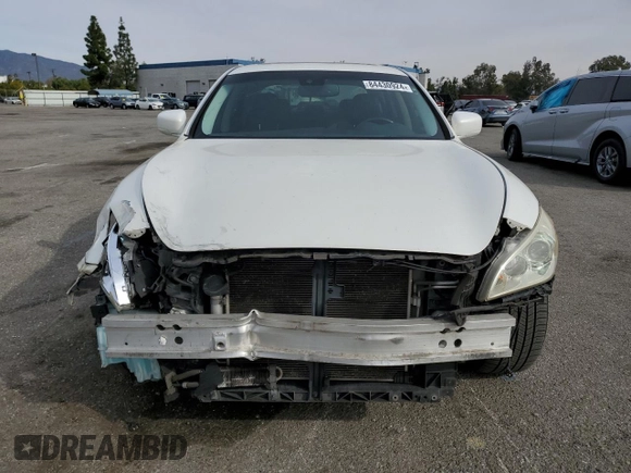 2013 Infiniti M with VIN JN1BY1AP6DM510258, listed as a Copart auction lot 84430924 with 136,641 mi miles and Salvage Title. Bid and sale history available at carsss.com. Image 5.