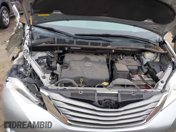 2014 Toyota Sienna XLE with VIN 5TDYK3DC5ES461184, listed as a IAAI auction lot 41447642 with 122,539 mi miles. Bid and sale history available at carsss.com. Image 10.