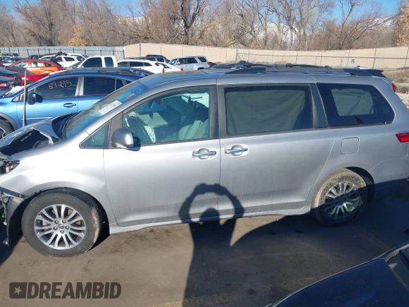 2018 Toyota Sienna XLE Auto Access Seat with VIN 5TDYZ3DCXJS922126, listed as a IAAI auction lot 41279511 with 116,145 mi miles. Bid and sale history available at carsss.com. Image 15.