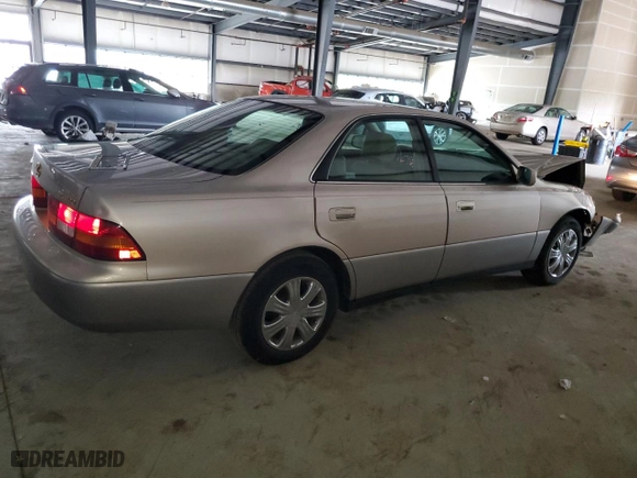 1998 Lexus ES 300 Luxury Sport Sdn with VIN JT8BF28G1W5020238, listed as a Copart auction lot 65283464 with 214,735 mi miles and Salvage Title. Bid and sale history available at carsss.com. Image 3.