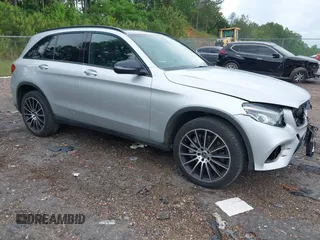 2019 Mercedes-Benz GLC 300 z VIN WDC0G4KB7KV170499, wystawiony jako IAAI lot #42096847 z przebiegiem 81 951 mil mil oraz . Historia ofert i sprzedaży dostępna na DreamBid. Obrazek 1.