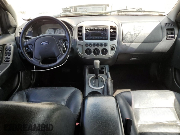 2007 Ford Escape Limited with VIN 1FMCU04137KB33107, listed as a Copart auction lot 55357475 with 200,698 mi miles and Clean title. Bid and sale history available at DreamBid. Image 8.