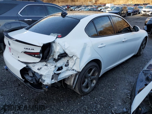 2019 Alfa Romeo Giulia Ti z VIN ZARFANBN0K7608050, wystawiony jako Copart lot #89119965 z przebiegiem 80 559 mil mil oraz Szkoda całkowita • Salvage title. Historia ofert i sprzedaży dostępna na DreamBid. Obrazek 3.