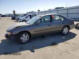 2000 Nissan Altima GXE with VIN 1N4DL01A5YC215678, listed as a Copart auction lot 51619525 with 0 mi miles and Salvage Title. Bid and sale history available at carsss.com. Image 1.