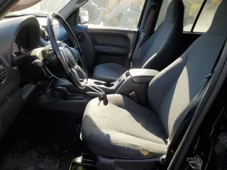 2003 Jeep Liberty Sport with VIN 1J4GL48K33W729978, listed as a Copart auction lot 76207834 with 104,992 mi miles and Clean Title. Bid and sale history available at carsss.com. Image 7.