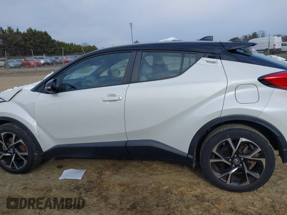 2019 Toyota C-HR XLE with VIN NMTKHMBX9KR075751, listed as a IAAI auction lot 41306015 with 29,078 mi miles. Bid and sale history available at carsss.com. Image 15.