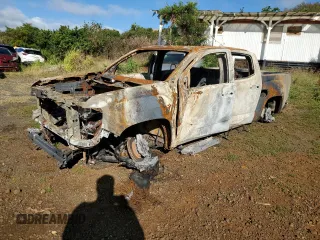 2018 GMC Canyon 4WD SLE z VIN 1GTG6CEN1J1133963, wystawiony jako Copart lot #49533355 z przebiegiem Nie podano mil oraz Szkody całkowita. Historia ofert i sprzedaży dostępna na DreamBid. Obrazek 1.